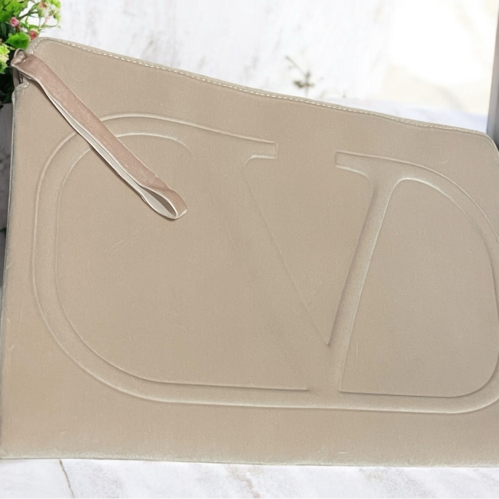 Valentino Pink Nude Laptop IPad Clutch Pouch (A436) - Picture 5 of 7